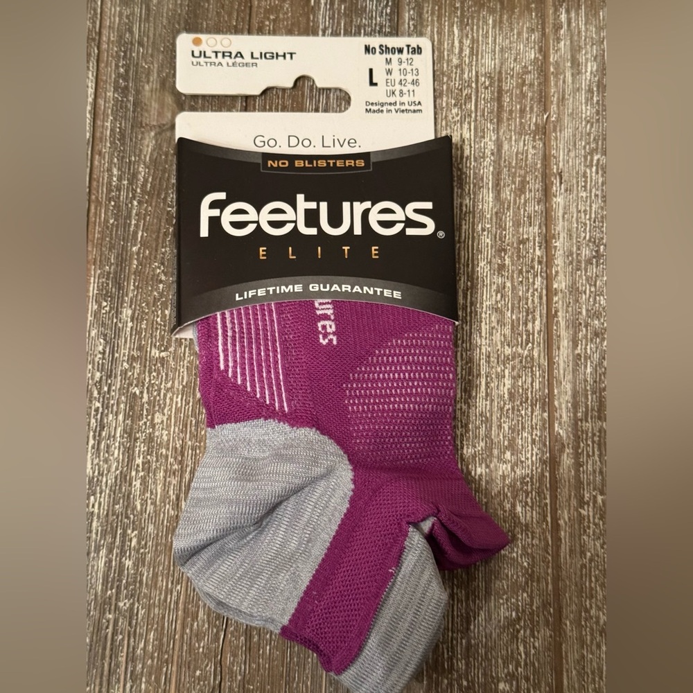Brand New Feetures Elite Ultra Light Socks Size L
